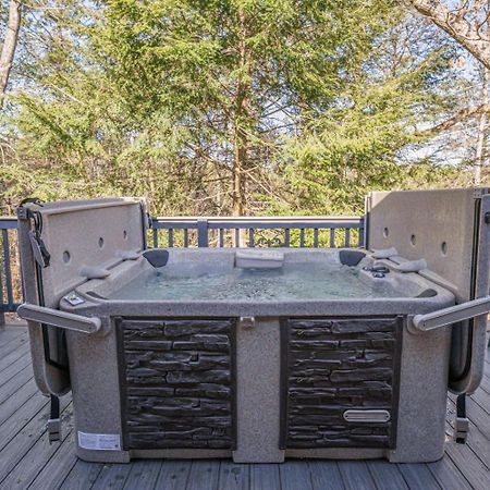 Wooded Bliss Hot Tub Single Level Cabin With No Steps Rocking Chairs And Wooded Views Pigeon Forge Exterior photo